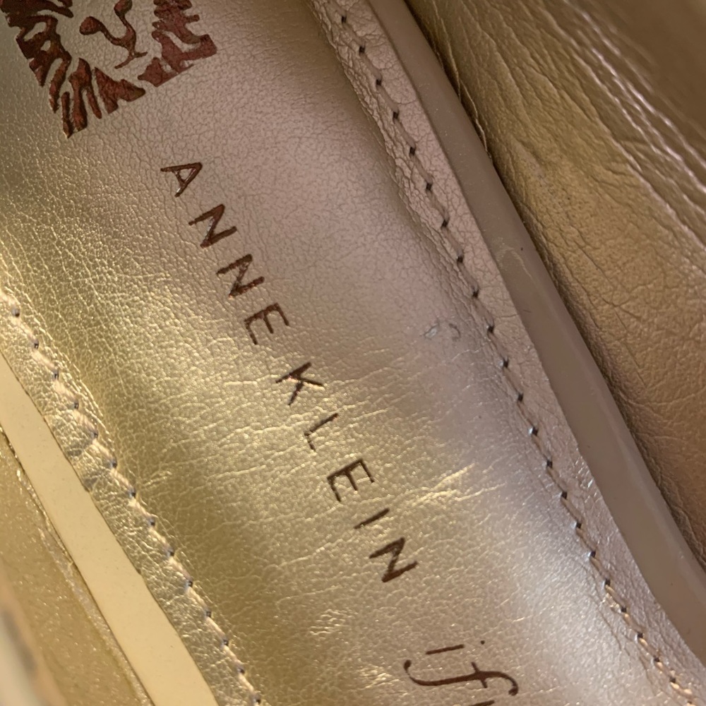 Anne Klein Cream Flats with Bow Accent - Picture 5 of 8